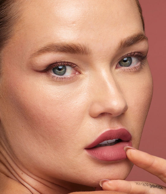 LIQUID MATTE ULTRA-COMFORT TRANSFER-PROOF LIPSTICK - US 9733