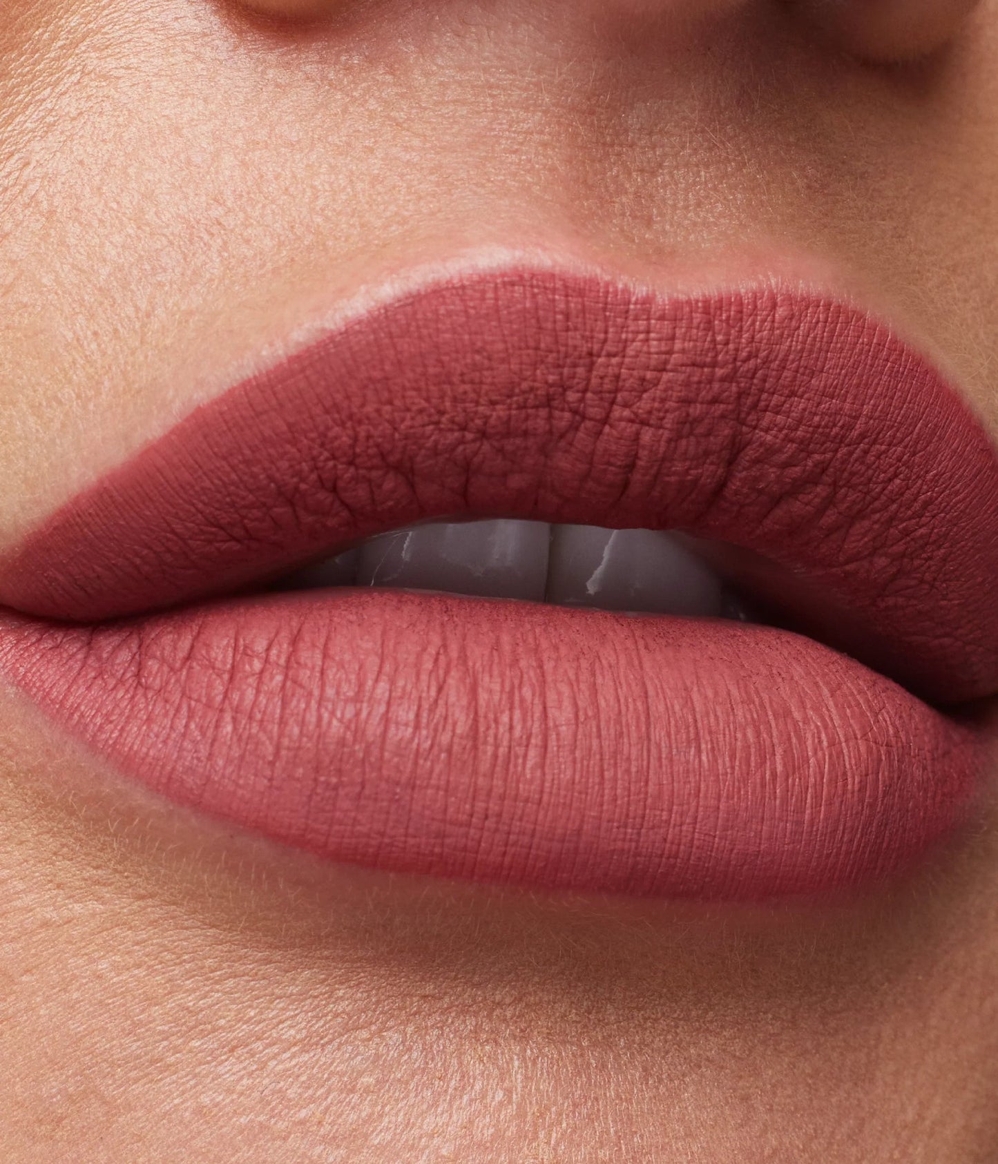 LIQUID MATTE ULTRA-COMFORT TRANSFER-PROOF LIPSTICK - US 9733