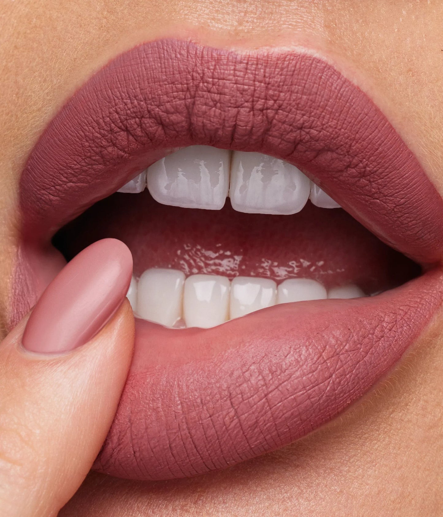 LIQUID MATTE ULTRA-COMFORT TRANSFER-PROOF LIPSTICK - US 0590