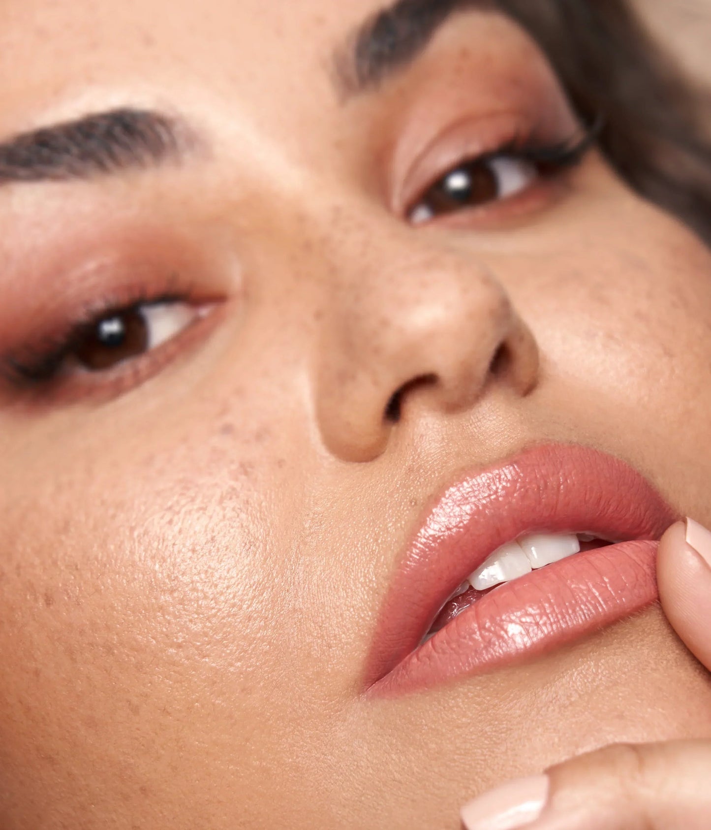 POWER BULLET CREAM GLOW HYDRATING LIPSTICK - US 6786