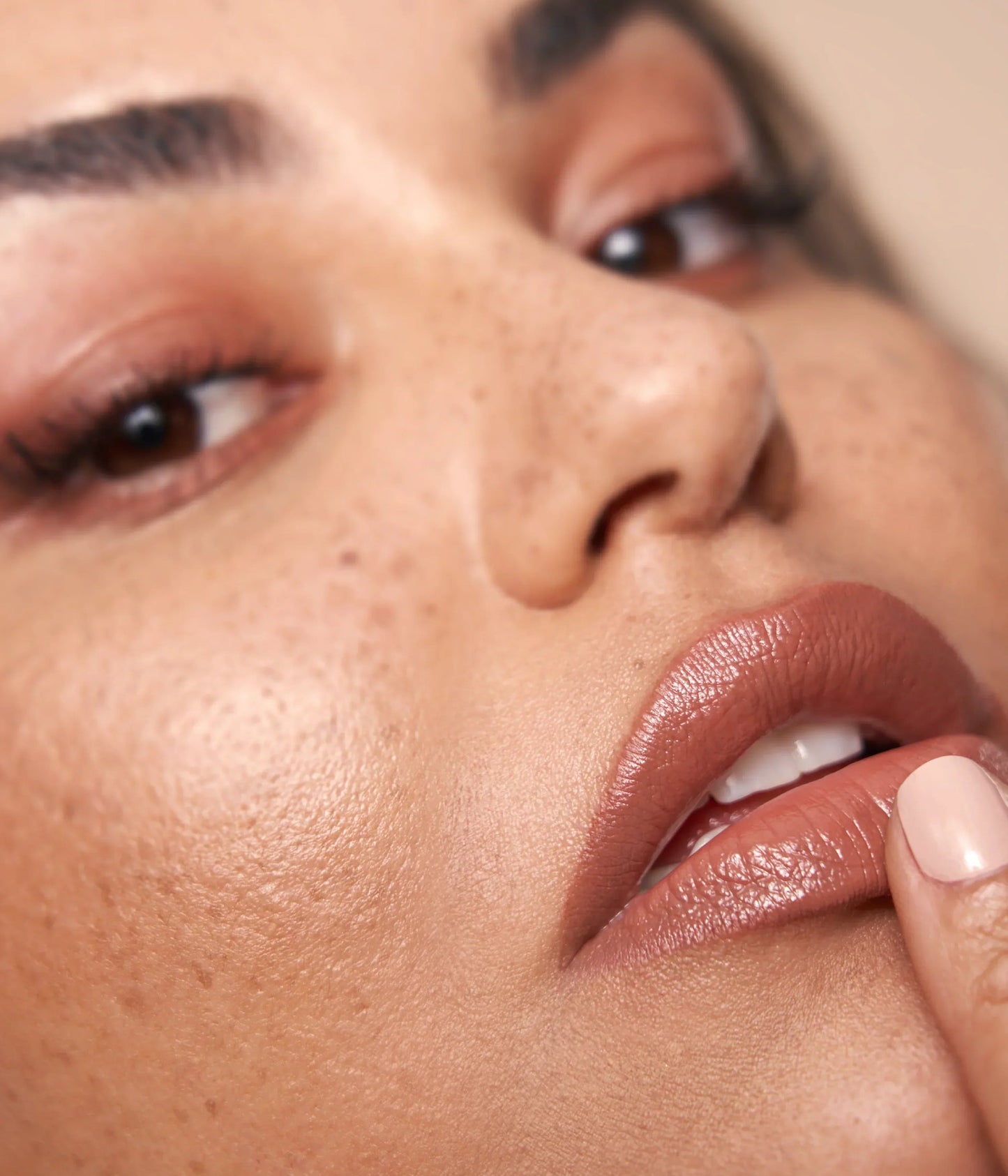 POWER BULLET CREAM GLOW HYDRATING LIPSTICK - US 6331