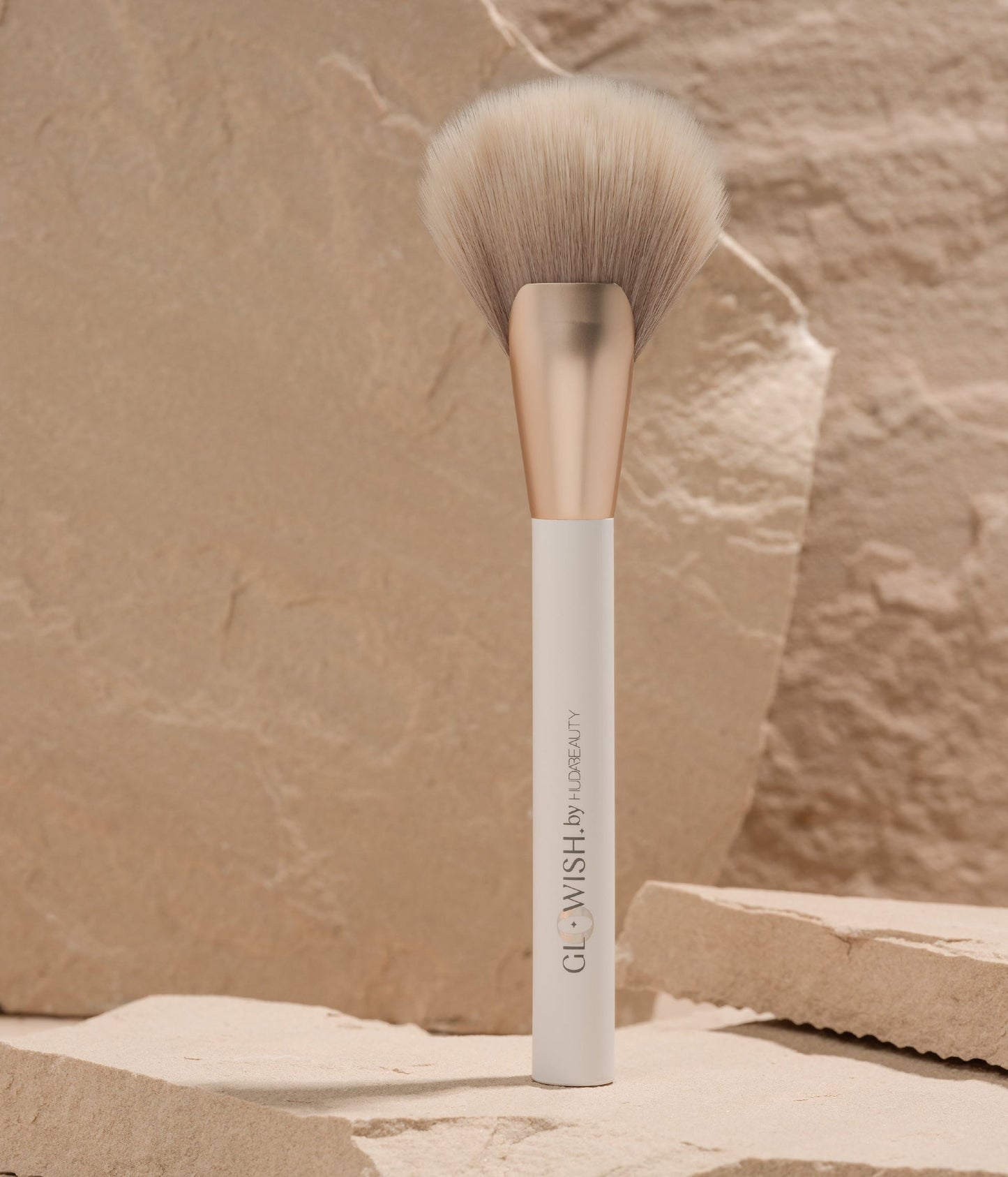 GLOWISH AIRBRUSH FINISH SKIN TINT BRUSH - US 8271
